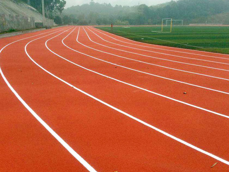 中學塑膠跑道向誰提議？中學跑道施工建議！